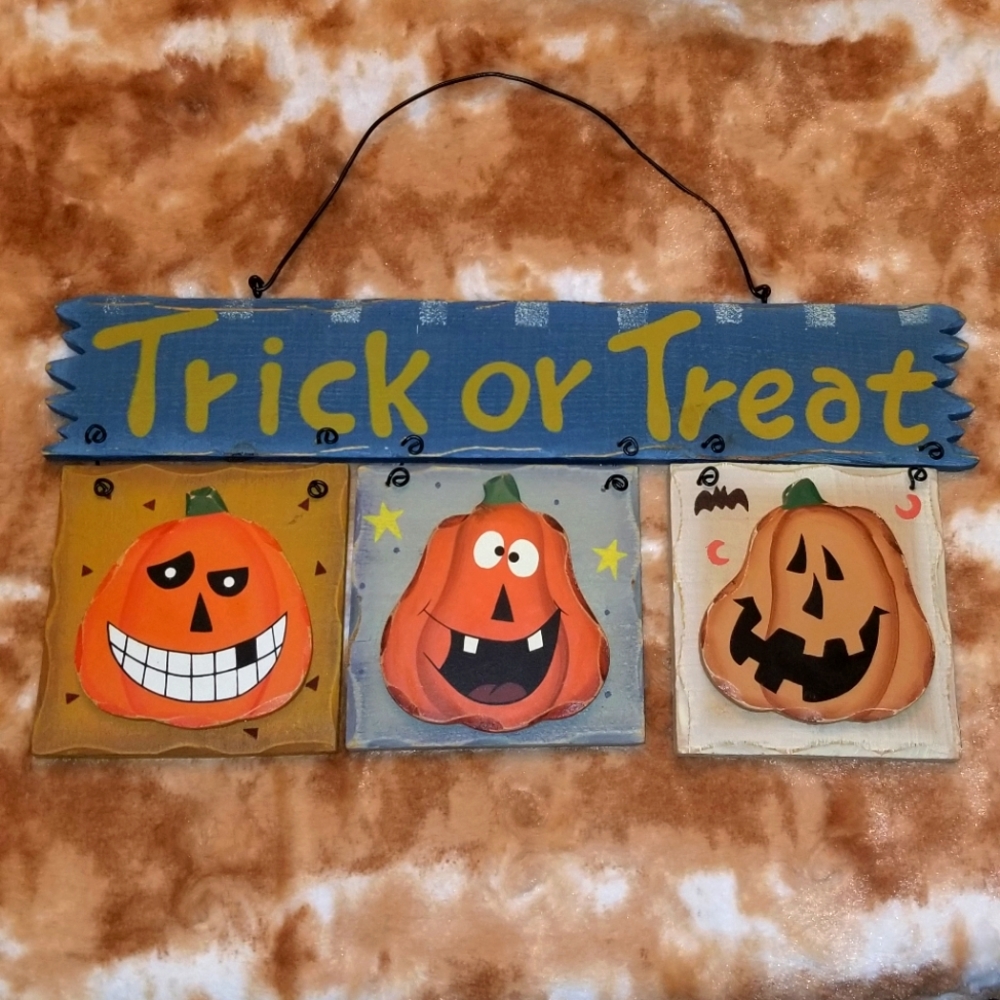 HALLOWEEN DOOR HANGER DECOR